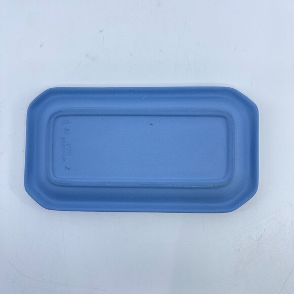 wedgwood blue jasperware rectangular tray with white relief design made in engla - Picture 4 of 5